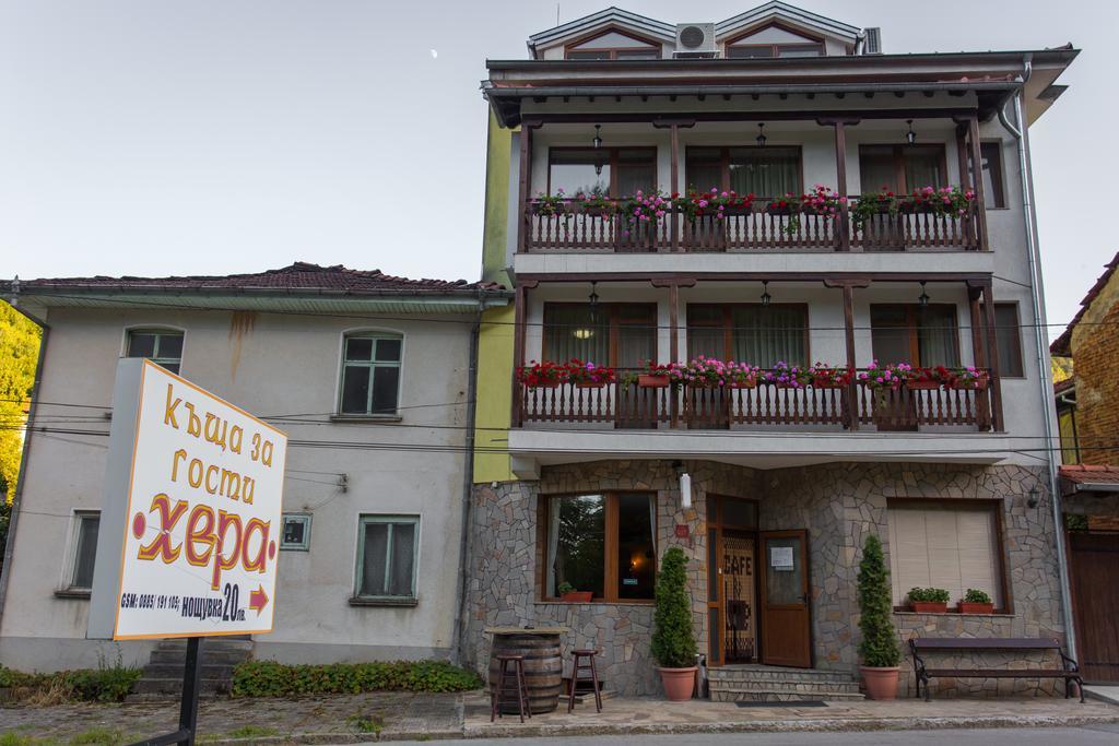 Hera Guest House Chiflik Exteriör bild