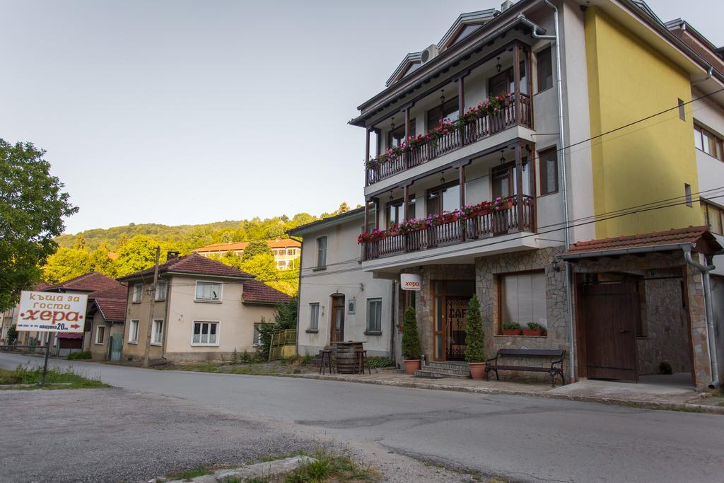 Hera Guest House Chiflik Exteriör bild